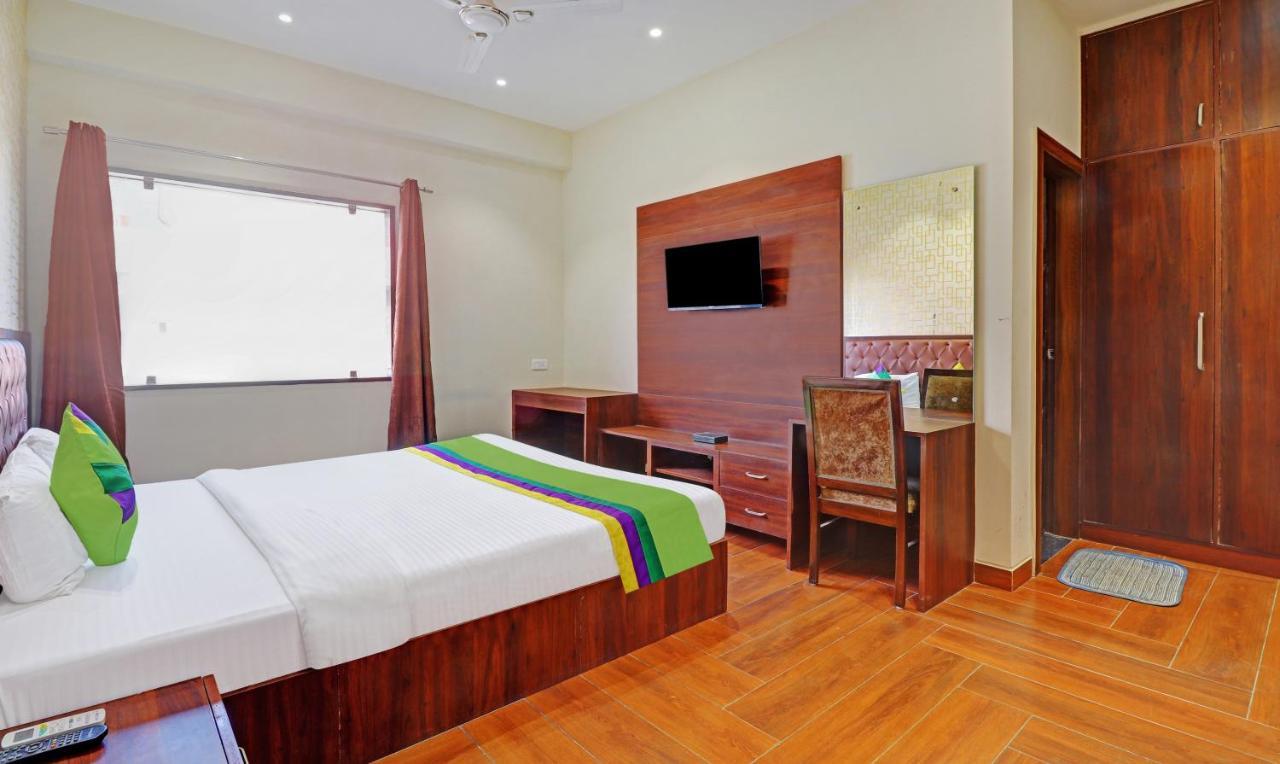 Отель Treebo Trend Gt Palace Fatehabad Road Агра Экстерьер фото